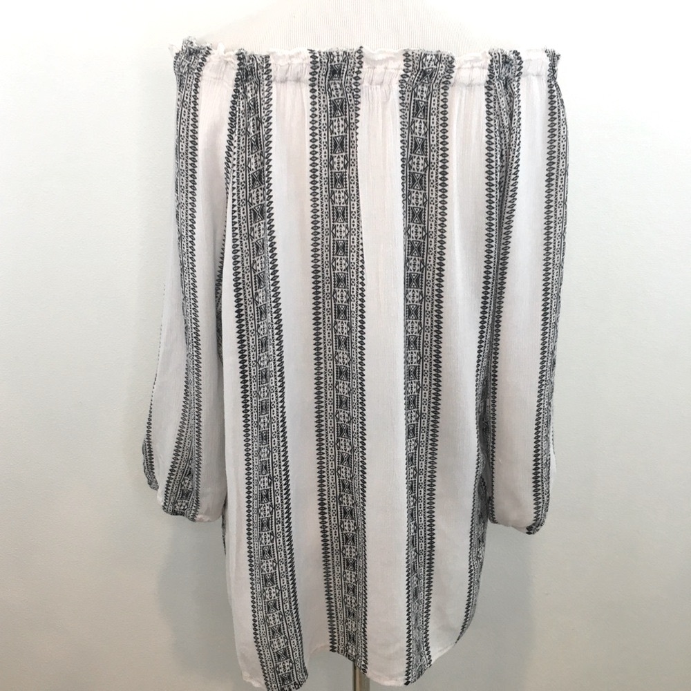 Claudia Richard | Striped Boho Blouse with Floral Embroidery - Picture 7 of 11